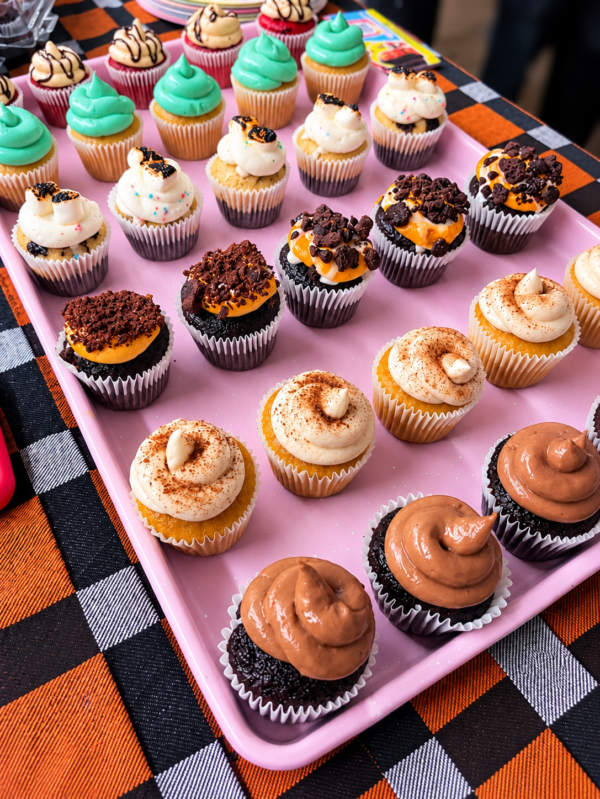 Nom! Nom! Factory cupcake celebration, photo 25
