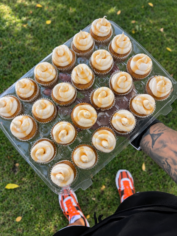 Nom! Nom! Factory cupcake celebration, photo 18
