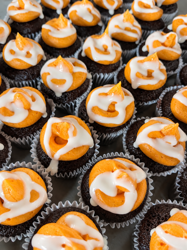 Nom! Nom! Factory cupcake celebration, photo 11